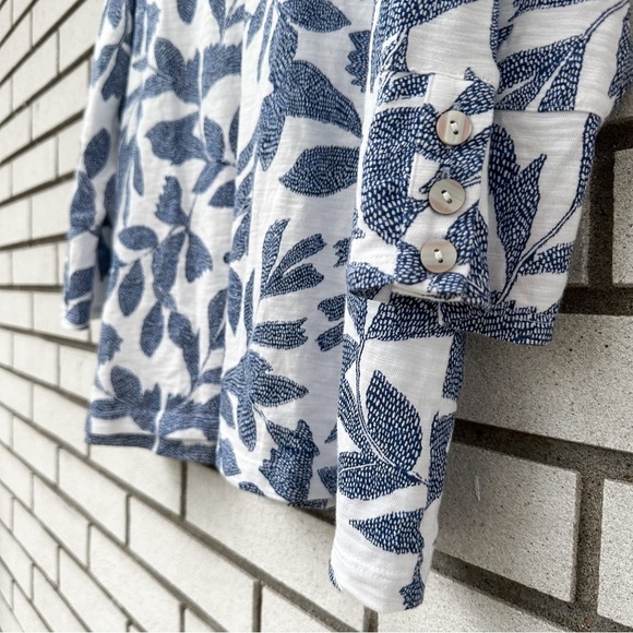 Chico’s Cotton Slub Leaf Print 3/4 Sleeve Button Tee Blue White - Picture 10 of 13